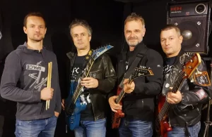 Člani glasbene zasedbe Sarcasm v letu 2021.