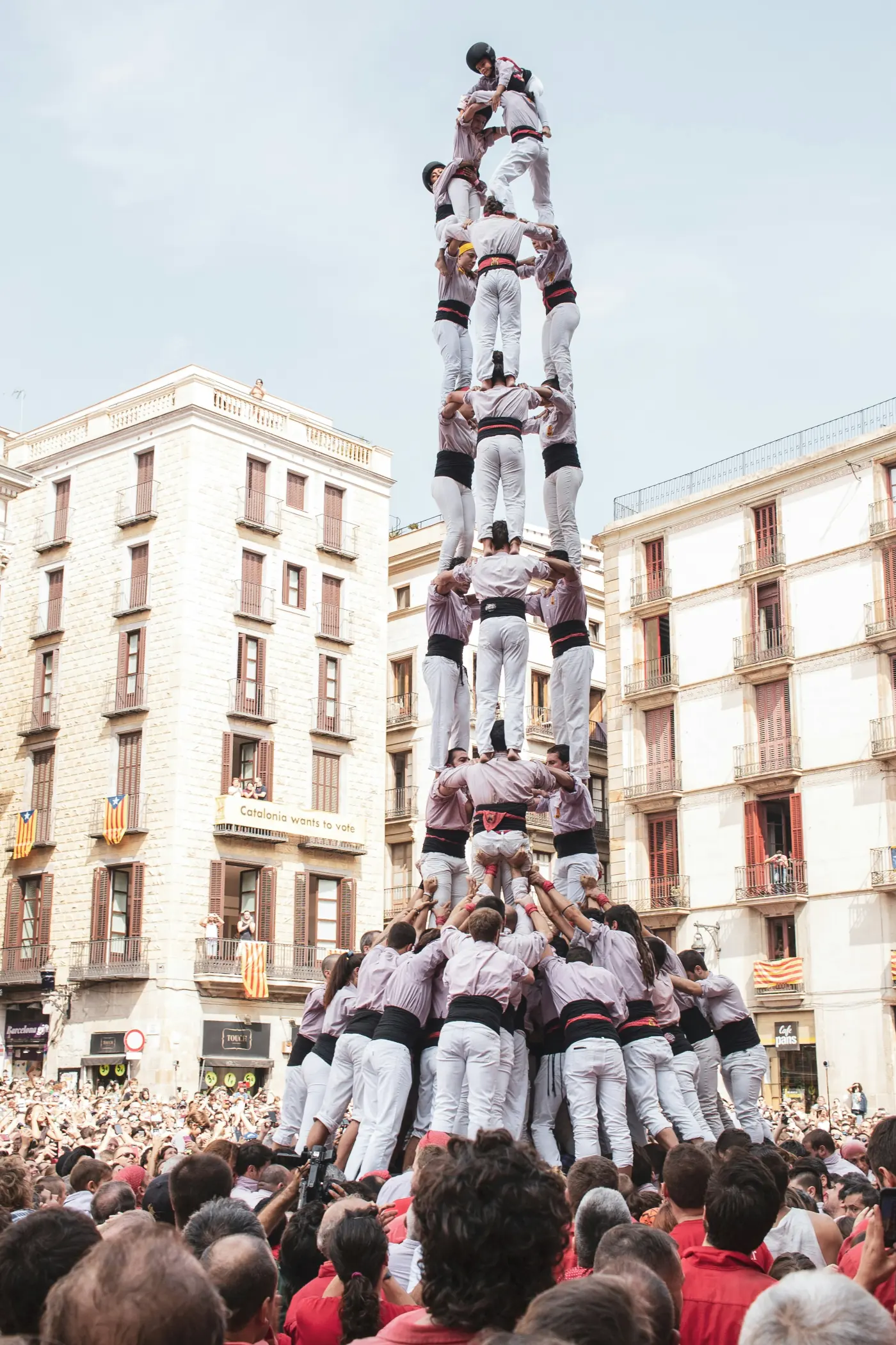 Castells je nenavadna tradicija v Kataloniji
