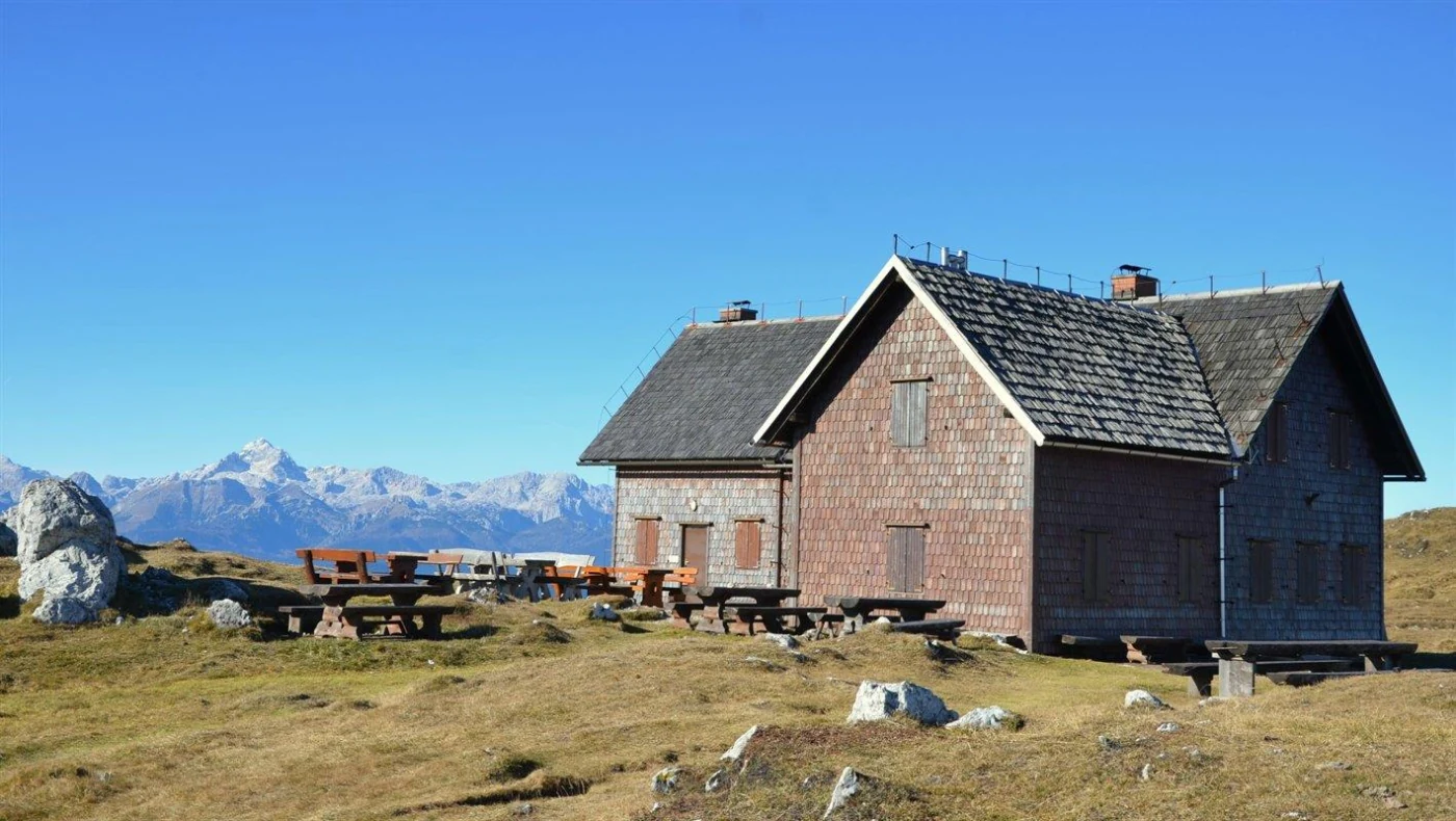 Krek Hut on Ratitovec (1642 m)