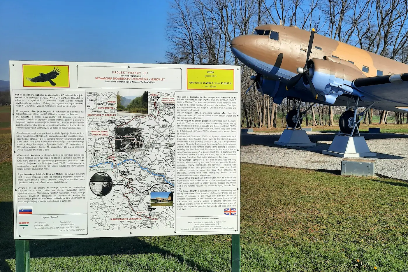 Spomenik letala Dakota C-47 pri Otoku pri Metliki